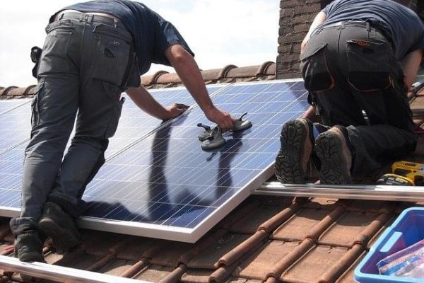 solar-panels-944000_640